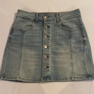 American Eagle Hi-Rise A-Line Skirt - Light Wash - 6